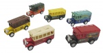MINIATURAS - Lote com 6 miniaturas de ônibus antigos feitas de ferro com partes plásticas, origem: China. Medida: 8cm cada. Podem conter ínfimas marcas e desgastes.