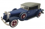SIGNATURE MODELS - CHRYSLER LEBARON 1932 - Miniatura de escala 1:32, feita de metal com partes plásticas. Partes móveis e pneus de borracha. Pode conter ínfimas marcas e desgastes. Possui avarias no farol esquerdo e ponteira do capô.