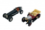 MATCHBOX - MODELS OF YESTERYEAR - Lote com 2 miniaturas Matchbox da década de 70, feitos em metal e partes plásticas. Escala 1:55. Modelos: PRINCE HENRY VAUXHALL 1914 e E.R.A. 1935.