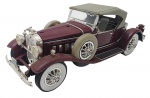 SIGNATURE MODELS - PACKARD 1930 - Miniatura de escala 1:32, feita de metal com partes plásticas. Partes móveis e pneus de borracha. Pode conter ínfimas marcas e desgastes.