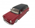 MAISTO - VOLKSWAGEN 1600 SQUAREBACK 1967 - Miniatura da VW Squareback 1967, feita de ferro com partes plásticas, pneus de borracha, partes móveis e rodas livres. Escala 1:24.
