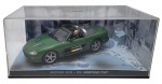 ALTAYA - 007 JAMES BOND CARS COLLECTION - JAGUAR XKR - DIE ANOTHER DAY - Miniatura do carro do icônico personagem James Bond, o espião 007, o Jaguar XKR do filme Um Novo Dia para Morrer, em escala 1:43, feito em metal com partes plásticas, protegido em uma caixa expositora de acrílico com cenário embutido. Ano: 2008. Possui pequenos restauros na miniatura.