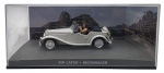 ALTAYA - 007 JAMES BOND CARS COLLECTION -MP LAFER - MOONRAKER - Miniatura do carro do icônico personagem James Bond, o espião 007, o MP Lafer do filme Moonraker, em escala 1:43, feito em metal com partes plásticas, protegido em uma caixa expositora de acrílico com cenário embutido. Ano: 2008.