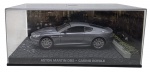 ALTAYA - 007 JAMES BOND CARS COLLECTION - ASTON MARTIN DBS - CASSINO ROYALE - Miniatura do carro do icônico personagem James Bond, o espião 007, o Aston Martin DBS do filme Cassino Royale, em escala 1:43, feito em metal com partes plásticas, protegido em uma caixa expositora de acrílico com cenário embutido. Ano: 2008.