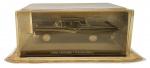 ALTAYA - 007 JAMES BOND CARS COLLECTION - FORD FAIRLANE - THUNDERBALL - Miniatura do carro do icônico personagem James Bond, o espião 007, o Ford Fairlane do filme Thunderball, em escala 1:43, feito em metal com partes plásticas, protegido em uma caixa expositora de acrílico com cenário embutido. Ano: 2008. Lacrada.