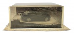ALTAYA - 007 JAMES BOND CARS COLLECTION - ALFA ROMEO 159 - QUANTUM OF SOLACE - Miniatura do carro  do icônico personagem James Bond, o espião 007, o Alfa Romeo 159 do filme Quantum of Solace, em escala 1:43, feito em metal com partes plásticas, protegido em uma caixa expositora de acrílico com cenário embutido. Ano: 2008. Lacrada.