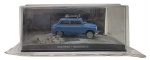 ALTAYA - 007 JAMES BOND CARS COLLECTION - ZAZ-965A - GOLDENEYE- Miniatura do carro  do icônico personagem James Bond, o espião 007, o ZAZ-965A do filme 007 Goldeneye, em escala 1:43, feito em metal com partes plásticas, protegido em uma caixa expositora de acrílico com cenário embutido. Ano: 2008. Lacrada. Possui ínfimo trincado no acrílico.