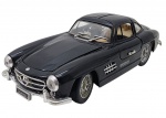 S - MERCEDES-BENZ 300SL 1954 - Miniatura da S, retratando uma Mercedes-Benz 300SL 1954, em escala 1:24, com partes móveis, rodas livres, pneus de borracha e feita de metal com partes plásticas. Pode conter ínfimas marcas ou desgastes.