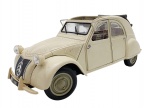 MAISTO -  CITROËN 2CV - Miniatura da Maisto, retratando um Citroën 2CV 1952, em escala 1:18, com partes móveis, rodas livres, pneus de borracha e feita de metal com partes plásticas. Pode conter ínfimas marcas ou desgastes.