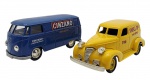 LLEDO - Lote com 2 miniaturas Lledo, feitas na Inglaterra, feitos de metal com partes plásticas. Escala 1:55. Podem conter pequenos desgastes ou marcas.