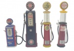 ROAD SIGNATURE / PEPSI - Lote com 4 miniaturas de bombas de combustível, origem norte-americana. Escala 1:18. Feita de metal com partes plásticas. Pode conter ínfimas marcas.