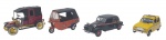 COLEÇÃO TÁXIS DO MUNDO - Lote com 4 miniaturas representando táxis que marcaram e marcam no Brasil o no mundo, modelos de carros que foram ou são usados como táxis por diversos países. Feitos em metal com partes plásticas, rodas livres pneus de borracha. Escala 1:43. Podem conter ínfimas marcas.