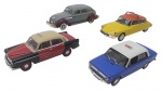 COLEÇÃO TÁXIS DO MUNDO - Lote com 4 miniaturas representando táxis que marcaram e marcam no Brasil o no mundo, modelos de carros que foram ou são usados como táxis por diversos países. Feitos em metal com partes plásticas, rodas livres pneus de borracha. Escala 1:43. Podem conter ínfimas marcas.