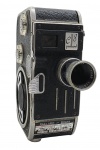 PALLARD - BOLEX C8 - Câmera de filme de 8mm, produzida por volta de 1954, possui um motor de corda e utiliza bobinas de filme 8mm de carregamento diurno. Equipada com lente Yvar 12.5mm f/2.5. Não testada. Possui ínfimos desgastes.