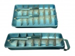 DIVERSOS, duas (2) formas de gelo da manufatura QUICKUBE, confeccionado em alumínio na tonalidade azul, apresentando sinais de uso, maior medindo 29x20cm e menor 29x11cm.