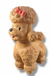 COLECIONISMO, um (1) brinquedo vintage de vinil em formato de cachorro Poodle, fabricado originalmente na década de 1960, medindo 26,5x21cm.