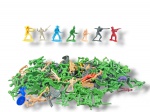 COLECIONISMO, oitenta e sete (87) soldadinhos antigos em material plástico, com figuras militares em posições variadas, incluindo soldados em pé, ajoelhados, com armas e acessórios moldados, em cores diversas como verde, amarelo, azul, bege e vermelho.