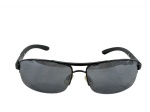 ACESSÓRIO FEMININO, um (1) óculos de sol com armação em metal esmaltado na tonalidade preta, hastes finalizadas em material plástico, lentes na tonalidade preta, apresenta leves sinais de uso, medindo 4x14,5x15,5cm.