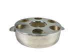 METAL PRATEADO, um (1) suporte para licoreira e copos confeccionado em metal espessurado a prata da manufatura SOPPIL E WOLFF, corpo liso, alças recortadas e tampa removível, medindo 6x24,5x20cm.