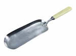 MAPPIN & WEBB, uma (1) espátula para peixe confeccionada em metal inglês espessurado a prata com cabo em baquelite na tonalidade creme, medindo 32cm de comprimento.