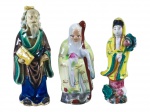 ESCULTURAS ORIENTAIS, lote com três (3) esculturas representando figuras orientais com pintura em policromia, sendo 1 sábio chinês em porcelana, medindo 9,5cm, 1 sábio chinês em cerâmica com bicados, medindo 11cm de altura e 1 gueixa em porcelana com colado na cabeça e bicados, medindo