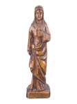 ARTE SACRA, uma (1) imaginária confeccionada em madeira entalhada a mão representando Santa Bárbara, medindo 35 cm de altura.