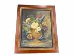 ASSINATURA DESCONHECIDA, "Vaso de Flores", óleo sobre tela, moldura em madeira, argola superior em bronze, medindo 69x57cm e tela 55x44cm.