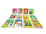GIBIS / QUADRINHOS, doze (12) revistas infantis, com títulos variados, incluindo publicações com personagens Mickey, Bambi, Cinderela, Papai Noel, Turma da Mônica, entre outros. Exemplares com capas coloridas e ilustrações, apresentando sinais do tempo, desgastes acentuados nas capas, apresentam sinais de fitas.