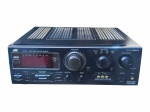 SOM, um (1) receiver estéreo/audio e vídeo da marca JVC, modelo RX-816V, com painel frontal preto, display digital, controle de volume master, seletores de fonte, tuner control, entradas frontais de vídeo/áudio, saída para fone e comandos para surround/Dolby Pro Logic. Parte traseira com diversas conexões RCA para phono, CD, tape, VCR, vídeo, antena AM/FM, saídas para caixas acústicas e chave seletora de voltagem. Apresenta marcas de uso, não testado e sem garantia de funcionamento, medindo 15,5x41x44cm.