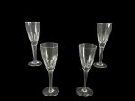 DEMI CRISTAL - Conjunto com cinco (4) taças para vinho em demi-cristal translúcido, com bojos alongados e lapidação dedão, hastes finas e bases circulares , medida : 20,5 cm