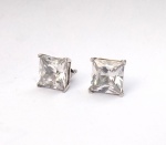 Vintage Luxo Jóias, Par de Brincos em Prata de Lei 925, lapidação Princesa, medindo 10mm. Peso total 5,28gr