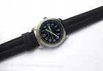 Vintage Coleção, Relógio Retrô, estilo Militar, Touch Preto, Quartz, em Aço medindo 41mm de diâmetro. Vidro Cristal. Segundeiro Central. Calendário Duplo. Fundo em Aço de Pressão. Máquina Quartz movimento Japan, funciona e para. Precisa revisar bateria. Pulseira em Couro.