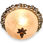 PLAFON DE SOBREPOR EXECUTADO EM METAL, POSSIVELMENTE BRONZE, BORDA RICAMENTE CINZELADO COM ACABAMENTO VAZADO E RENDILHADO, CÚPULA EM VIDRO FOSCO JATEADO, RICAMENTE DECORADA COM GRAVAÇÕES FLORAIS ESTILIZADAS, LÂMPADA COM SOQUETE E27, MEDINDO 12 X 22 CM. TRATA-SE DE PEÇA ELETROELETRÔNICA USADA, PODENDO ESTAR INSTALADO OU NÃO, SENDO QUE EVENTUAIS TESTES E VERIFICAÇÕES REALIZADOS DURANTE A CATALOGAÇÃO REFLETEM APENAS AS CONDIÇÕES OBSERVADAS NAQUELE MOMENTO, CONFORME FOTOS EXTRAS. TODAVIA, EM RAZÃO DE DESINSTALAÇÃO, MANUSEIO, TRANSPORTE, ARMAZENAMENTO E NOVA INSTALAÇÃO, NÃO OFERECEMOS QUALQUER TIPO DE GARANTIA DE FUNCIONAMENTO APÓS A RETIRADA E/OU ENTREGA, DEVENDO O ARREMATANTE CONSIDERAR TAIS CONDIÇÕES PREVIAMENTE À ARREMATAÇÃO.