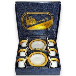 PRESENTTI ITALY STYLE - CONJUNTO PARA CAFÉ, MADE IN ITALY,  EXECUTADO EM PORCELANA, APRESENTAM RICA ORNAMENTAÇÃO EM VIBRANTE DOURADO COM DETALHES DE GUIRLANDAS E FRISOS GEOMÉTRICOS, COMPOSTO POR COM DOZE PEÇAS, SENDO: SEIS XÍCARAS COM PEZINHO E PEGA EM VOLUTA, MEDINDO 8 X 8 X 6 CM CADA E SEUS RESPECTIVOS PIRES, MEDINDO 11 CM CADA. ACOMPANHADO DE SUA EMBALAGEM ORIGINAL. NUNCA USADOS, APRESENTANDO APENAS EVENTUAIS MARCAS DE ARMAZENAMENTO OU IMPERFEIÇÕES COMPATÍVEIS DE FÁBRICA, CONFORME FOTOS EXTRAS.