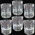 HERING - HERING - CONJUNTO DE COPOS PARA SHOT DRINK EXECUTADO EM DEMI-CRISTAL, TÉCNICAS E MODELOS, COMPOSTO POR SEIS PEÇAS, SENDO: DOIS, APRESENTANDO CORPO DECORADO COM SULCOS VERTICAIS PARALELOS, DITO GRÃO DE ARROZ E QUATRO COPOS APRESENTANDO CORPO DECORADO COM ESFERAS, DITO BOLINHA, MEDINDO 9 X 7,5 CM CADA. APRESENTAM MARCAS DO TEMPO, USO, PEQUENOS RISCOS, MANCHAS, PEQUENOS DESGASTES E/OU IMPERFEIÇÕES COMPATÍVEIS COM SUA UTILIZAÇÃO E ESTADO DE CONSERVAÇÃO, CONFORME FOTOS EXTRAS.