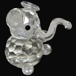ESCULTURA EXECUTADA EM VIDRO ARTÍSTICO FACETADO, REPRESENTANDO ELEFANTE COM TROMBA ELEVADA, MEDINDO 4 CM. APRESENTA MARCAS DO TEMPO, USO, PEQUENOS RISCOS, MANCHAS, PEQUENOS DESGASTES E/OU IMPERFEIÇÕES COMPATÍVEIS COM SUA UTILIZAÇÃO E ESTADO DE CONSERVAÇÃO, CONFORME FOTOS EXTRAS. ESCLAREÇA TODAS AS DÚVIDAS ANTES DE EFETUAR SEU LANCE, QUE SERÁ CONSIDERADO IRREVOGÁVEL E IRRETRATÁVEL. CONSULTE PREVIAMENTE OS TERMOS E CONDIÇÕES DISPONÍVEIS NO SITE. CONTATO (21) 98264-3000.