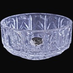 BOHEMIA — CACHEPOT E/OU FRUTEIRA, MADE IN CZECH REPUBLIC, EXECUTADA EM CRISTAL LAPIDADO E RELEVADO, COM CORPO DECORADO POR MOTIVOS GEOMÉTRICOS E FACETADOS, MEDINDO 5,5 X 11,5 CM. APRESENTA MARCAS DO TEMPO, USO, DESGASTES E/OU PEQUENAS IMPERFEIÇÕES COMPATÍVEIS COM SUA UTILIZAÇÃO E ESTADO DE CONSERVAÇÃO, CONFORME FOTOS EXTRAS. ESCLAREÇA TODAS AS DÚVIDAS ANTES DE EFETUAR SEU LANCE, QUE SERÁ CONSIDERADO IRREVOGÁVEL E IRRETRATÁVEL. CONSULTE PREVIAMENTE OS TERMOS E CONDIÇÕES DISPONÍVEIS NO SITE. CONTATO (21) 98264-3000.