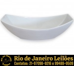DENMARK® TOOLS FOR COOKS  —  SALADEIRA EXECUTADA EM PORCELANA ESMALTADA E VITRIFICADA EM FORMATO CANOA COM LINHAS SINUOSAS, DESENVOLVIDA COM O CONCEITO `OVEN TO TABLE` (DO FORNO PARA A MESA), MEDINDO 12 X 34 X 17 CM. APRESENTA MARCAS DO TEMPO, USO E PEQUENAS IMPERFEIÇÕES SUPERFICIAIS COMPATÍVEIS COM SUA UTILIZAÇÃO E ESTADO DE CONSERVAÇÃO, CONFORME FOTOS EXTRAS. ESCLAREÇA TODAS AS DÚVIDAS ANTES DE EFETUAR SEU LANCE, QUE SERÁ CONSIDERADO IRREVOGÁVEL E IRRETRATÁVEL. CONSULTE PREVIAMENTE OS TERMOS E CONDIÇÕES DISPONÍVEIS NO SITE. CONTATO (21) 98264-3000.