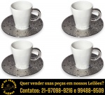 LYOR  — CONJUNTO PARA CAFÉ, LINHA CLASSIC, MODELO DROP EXECUTADO EM PORCELANA ESMALTADA E VITRIFICADA COM DETALHES EM PRATA — RELEITURA DIRETA DA COLEÇÃO ECUME PLATINE, CRIADA PELA PRESTIGIADA GRIFE FRANCESA DE ALTA-PORCELANA BERNARDAUD, COMPOSTO POR OITO PEÇAS, SENDO: QUATRO XÍCARAS, CORPO CÔNICO, ALÇA ANATÔMICA, MEDINDO 7 X 8 X 6 CM CADA E QUATRO PIRES, MEDINDO 12 CM. APRESENTAM MARCAS DO TEMPO, USO E PEQUENAS IMPERFEIÇÕES SUPERFICIAIS COMPATÍVEIS COM SUA UTILIZAÇÃO E ESTADO DE CONSERVAÇÃO, CONFORME FOTOS EXTRAS. ESCLAREÇA TODAS AS DÚVIDAS ANTES DE EFETUAR SEU LANCE, QUE SERÁ CONSIDERADO IRREVOGÁVEL E IRRETRATÁVEL. CONSULTE PREVIAMENTE OS TERMOS E CONDIÇÕES DISPONÍVEIS NO SITE. CONTATO (21) 98264-3000.