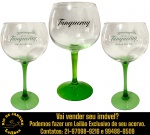 CONJUNTO DE TAÇAS PRA DRINKS EXECUTADAS EM VIDRO TRANSLÚCIDO, BOJO ARRENDONDADO COM ESTAMPA CENTRAL, DITA RÓTULO, HASTE ALTA COLORIDA SOBRE BASE CIRCULAR COMPOSTO POR TRÊS PEÇAS, SENDO: DUAS, MEDINDO 19,5 X 8,5 CM CADA E UMA, MEDINDO 20 X 9 CM. APRESENTAM MARCAS DO TEMPO, USO E PEQUENAS IMPERFEIÇÕES SUPERFICIAIS COMPATÍVEIS COM SUA UTILIZAÇÃO E ESTADO DE CONSERVAÇÃO, CONFORME FOTOS EXTRAS. ESCLAREÇA TODAS AS DÚVIDAS ANTES DE EFETUAR SEU LANCE, QUE SERÁ CONSIDERADO IRREVOGÁVEL E IRRETRATÁVEL. CONSULTE PREVIAMENTE OS TERMOS E CONDIÇÕES DISPONÍVEIS NO SITE. CONTATO (21) 98264-3000. 