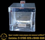 HOTEL FIRENZE BY VILLEROY & BOCH - PORTA-OBJETOS EXECUTADA EM GROSSO EM VIDRO, ACOMPANHADA DE TAMPA EM AÇO CROMADO, MEDINDO 12 X 10 X 10 CM. APRESENTA MARCAS DO TEMPO, USO E PEQUENAS IMPERFEIÇÕES SUPERFICIAIS COMPATÍVEIS COM SUA UTILIZAÇÃO E ESTADO DE CONSERVAÇÃO, CONFORME FOTOS EXTRAS. ESCLAREÇA TODAS AS DÚVIDAS ANTES DE EFETUAR SEU LANCE, QUE SERÁ CONSIDERADO IRREVOGÁVEL E IRRETRATÁVEL. CONSULTE PREVIAMENTE OS TERMOS E CONDIÇÕES DISPONÍVEIS NO SITE. CONTATO (21) 98264-3000.