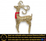 ESCULTURA, REPRESENTANDO RENA, COM ESTRUTURA ARAMADA REVESTIDA INTEGRALMENTE EM FIOS CINTILANTES E APLICAÇÃO DE LANTEJOULAS APRESENTA IMPONENTE GALHADA TRABALHADA EM TRAMA ARAMADA, OLHOS EM MATERIAL PLÁSTICO E CACHECOL DE TECIDO COM BRILHO ACOPLADO AO PESCOÇO, MEDINDO 100 X 50 X 18 CM. APRESENTAM MARCAS DO TEMPO, USO E PEQUENAS IMPERFEIÇÕES SUPERFICIAIS COMPATÍVEIS COM SUA UTILIZAÇÃO E ESTADO DE CONSERVAÇÃO, DESTACANDO A NECESSIDADE DE FIXAÇÃO DE UM DOS CHIFRES, CONFORME FOTOS EXTRAS. ESCLAREÇA TODAS AS DÚVIDAS ANTES DE EFETUAR SEU LANCE, QUE SERÁ CONSIDERADO IRREVOGÁVEL E IRRETRATÁVEL. CONSULTE PREVIAMENTE OS TERMOS E CONDIÇÕES DISPONÍVEIS NO SITE. CONTATO (21) 98264-3000.