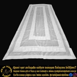 TOALHA DE MESA CONFECCIONADA EM ORGANZA, COR BRANCA, COM BARRAS TRANSLÚCIDAS E RICAS FAIXAS BORDADAS COM MOTIVOS FLORAIS EM RELEVO ACETINADO, MEDINDO 180 X 400 CM. APRESENTA MARCAS DO TEMPO, USO E PEQUENAS IMPERFEIÇÕES SUPERFICIAIS COMPATÍVEIS COM SUA UTILIZAÇÃO E ESTADO DE CONSERVAÇÃO, CONFORME FOTOS EXTRAS. ESCLAREÇA TODAS AS DÚVIDAS ANTES DE EFETUAR SEU LANCE, QUE SERÁ CONSIDERADO IRREVOGÁVEL E IRRETRATÁVEL. CONSULTE PREVIAMENTE OS TERMOS E CONDIÇÕES DISPONÍVEIS NO SITE. CONTATO (21) 98264-3000.