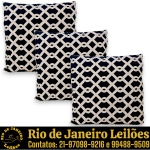 CONJUNTO DE CAPAS PARA ALMOFADAS CONFECCIONADAS EM TECIDO SINTÉTICO COM TRAMA VISUAL DE ENTRELAÇOS GEOMÉTRICOS E LOSANGOS, CORES PRETA E BRANCA, COMPOSTO POR TRÊS PEÇAS, MEDINDO 50 X 50 CM. APRESENTA MARCAS DO TEMPO, USO E PEQUENAS IMPERFEIÇÕES SUPERFICIAIS COMPATÍVEIS COM SUA UTILIZAÇÃO E ESTADO DE CONSERVAÇÃO, CONFORME FOTOS EXTRAS. ESCLAREÇA TODAS AS DÚVIDAS ANTES DE EFETUAR SEU LANCE, QUE SERÁ CONSIDERADO IRREVOGÁVEL E IRRETRATÁVEL. CONSULTE PREVIAMENTE OS TERMOS E CONDIÇÕES DISPONÍVEIS NO SITE. CONTATO (21) 98264-3000.