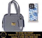 CONJUNTO DE ACESSÓRIOS EXECUTADO EM MATERIAIS, TÉCNICAS, MARCAS, MODELOS, MEDIDAS, FORMATOS, TAMANHOS, UTILIDADES E PROCEDÊNCIAS DIVERSOS COMPOSTO POR DUAS PEÇAS, SENDO: BOLSA E/OU LANCHEIRA TÉRMICA, MARCA PORTA DELÍCIAS CONFECCIONADA EM TECIDO IMPERMEÁVEL COM PADRONAGEM GEOMÉTRICA, EQUIPADA COM DUAS ALÇAS DE MÃO REFORÇADAS E FECHAMENTO SUPERIOR POR ZÍPER, MEDINDO 15 X 19 X 15 CM E  CAPA PROTETORA PARA CELULAR, MODELO COMPATÍVEL COM APARELHOS IPHONE 14 PRO MAX. APRESENTAM MARCAS DO TEMPO, USO, DESGASTES E/OU PEQUENAS IMPERFEIÇÕES COMPATÍVEIS COM SUA UTILIZAÇÃO E ESTADO DE CONSERVAÇÃO, CONFORME FOTOS EXTRAS. ESCLAREÇA TODAS AS DÚVIDAS ANTES DE EFETUAR SEU LANCE, QUE SERÁ CONSIDERADO IRREVOGÁVEL E IRRETRATÁVEL. CONSULTE PREVIAMENTE OS TERMOS E CONDIÇÕES DISPONÍVEIS NO SITE. CONTATO (21) 98264-3000.
