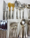 WOLFF - FAQUEIRO MODELO ART'DECO DECORAÇÃO GEOMÉTRICA E FRISO EM FORMA GREGA CONTENDO 116 PEÇAS, SENDO: 12 FACAS GRANDES, 12 GARFOS GRANDES, 12 FACAS DE PEIXE, 12 GARFOS DE PEIXE , 12 FACAS DE SOBREMESA, 12 GARFOS DE SOBREMESA,  12 COLHERES DE SOPA, 12 COLHERES DE SOBREMESA, 12 COLHERES DE CHÁ, 12 COLHERES DE CAFÉ, 8 PEÇAS DE SERVIÇO.