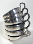 SEIS POTES DE SOBREMESA EM METAL PRATEADO. MEDIDAS: 5 X 8, 5 CM