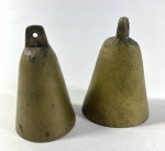 DOIS SINOS EM BRONZE. MEDIDAS: 7,5 CM DE ALT.