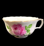 MEISSEN- SÉC XIX - XÍCARA DE CHÁ EM PORCELANA DE MEISSEN. APRESENTA PEQUENA PERDA NA PARTE DO VERSO DA PÇAS.