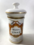 J.PONTEMOING & L PEJONEY - ANTIGO POTE DE FARMÁCIA EM PORCELANA FRANCESA COM DIZERES "MASSA ALTHEE". MANUFATURA NO VERSO. MEDIDAS: 30 CM -